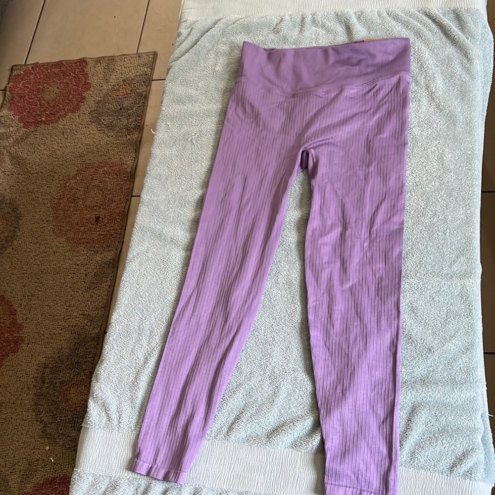 purple leggings